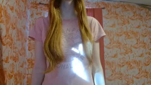 Snapshot of shelikessoymilk chatting on 11-23-25, 08:19 Erika online show from 11-23-25, 08:19