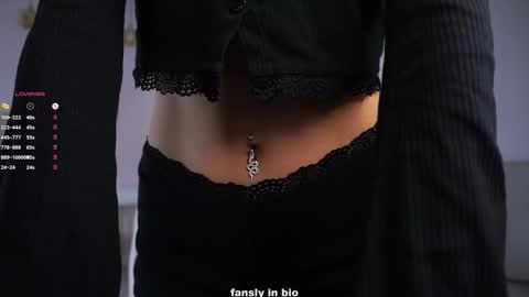 Snapshot of shelleyharn chatting on 11-12-25, 01:17 Alex online show from 11-12-25, 01:17