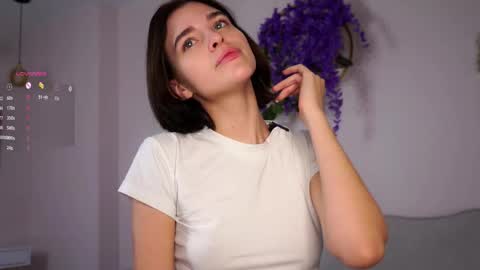 Snapshot of shelleyharn chatting on 12-14-25, 01:11 Alex online show from 12-14-25, 01:11