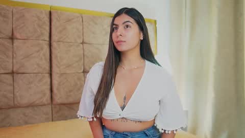  Transmission schedule Monday - Friday 715 am to 200 pm time Colombia  online show from 02-11-26, 12:10