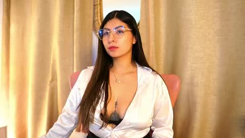 Snapshot of shelleymorell chatting on 05-22-26, 12:33 Transmission schedule Monday - Friday 715 am to 200 pm time Colombia online show from 05-22-26, 12:33