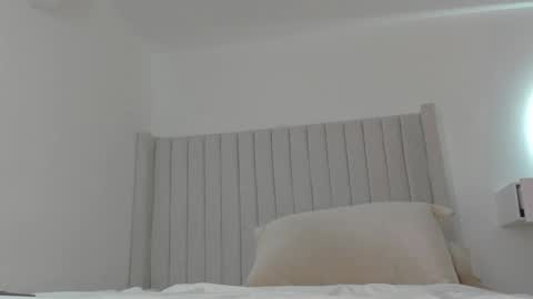 shelynna_azzul online show from 01-12-25, 07:31