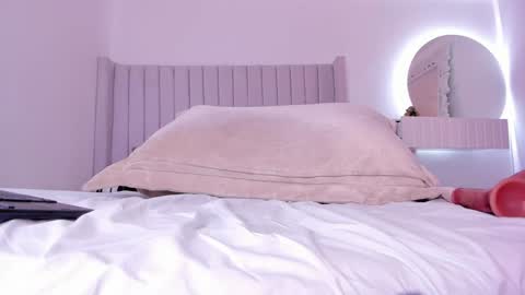 shelynna_azzul online show from 01-20-25, 11:32