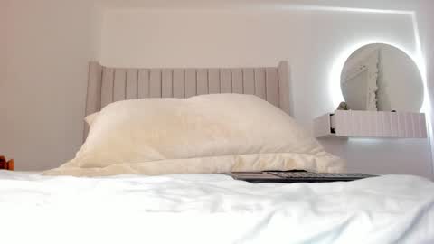 shelynna_azzul online show from 01-27-25, 11:43