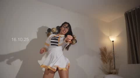 Snapshot of shena_nomy chatting on 10-16-25, 11:06  In instagram shena nomy online show from 10-16-25, 11:06