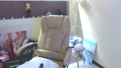 Snapshot of sherbru chatting on 06-13-26, 01:25 Sher online show from 06-13-26, 01:25