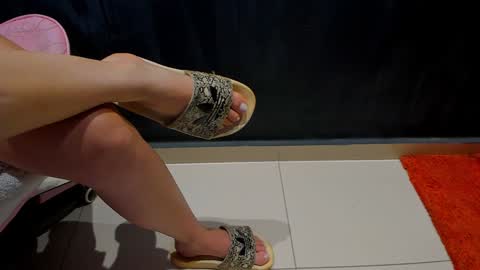 .. Sherilk .. online show from 12-17-24, 11:06