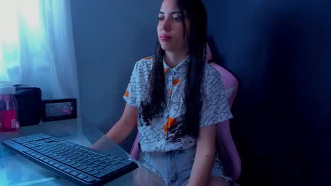 .. Sherilk .. online show from 12-18-24, 11:56