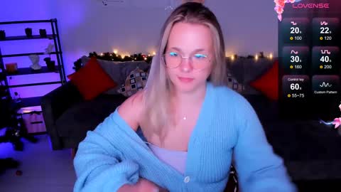 Snapshot of sherill_brill chatting on 01-08-25, 05:59 Sheril online show from 01-08-25, 05:59