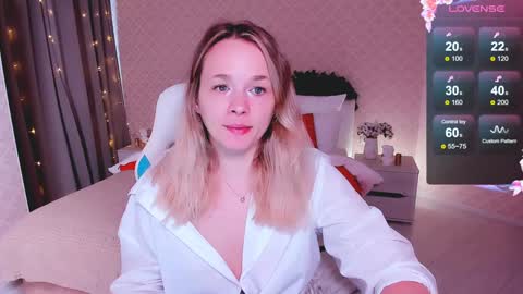 Snapshot of sherill_brill chatting on 01-19-25, 10:39 Sheril online show from 01-19-25, 10:39