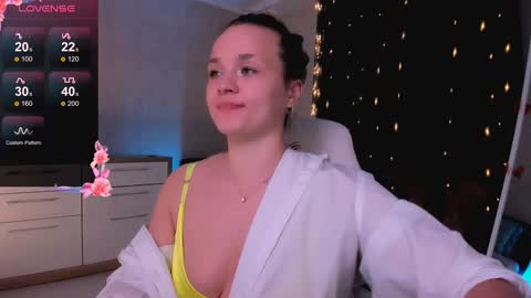 Snapshot of sherill_brill chatting on 01-24-25, 08:54 Sheril online show from 01-24-25, 08:54