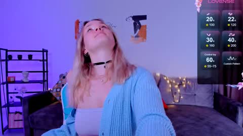 Snapshot of sherill_brill chatting on 01-25-25, 01:52 Sheril online show from 01-25-25, 01:52