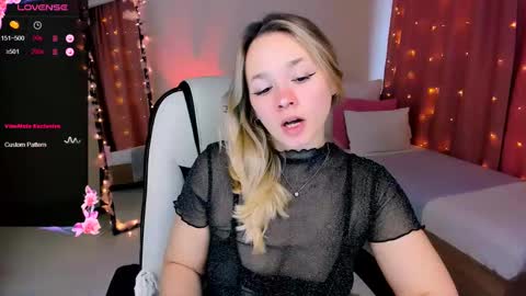 Snapshot of sherill_brill chatting on 03-01-25, 07:51 Sheril online show from 03-01-25, 07:51