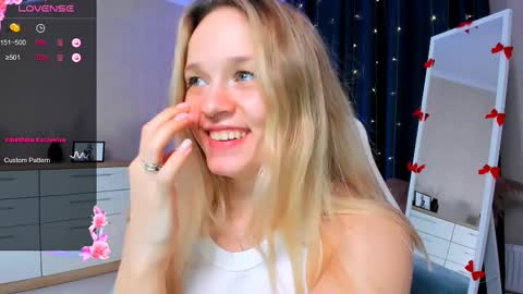 Snapshot of sherill_brill chatting on 03-06-25, 05:54 Sheril online show from 03-06-25, 05:54