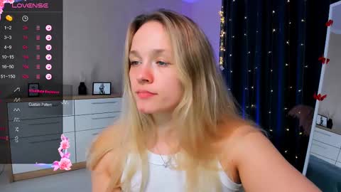 Snapshot of sherill_brill chatting on 03-06-25, 08:59 Sheril online show from 03-06-25, 08:59