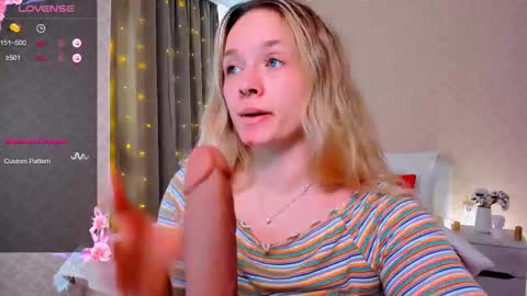 Snapshot of sherill_brill chatting on 03-09-25, 10:52 Sheril online show from 03-09-25, 10:52