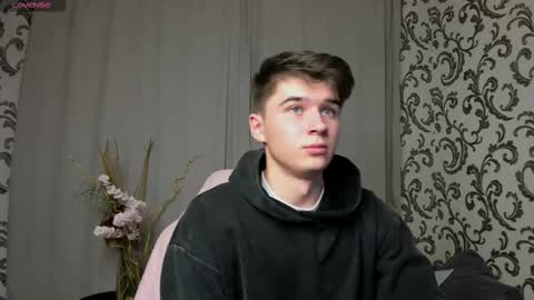 Max online show from 09-16-25, 04:19