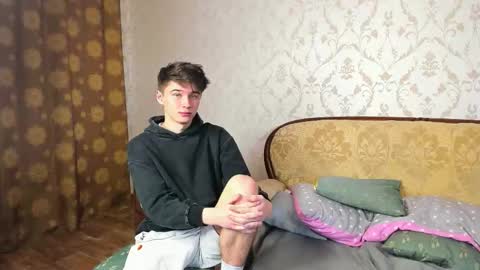 Max online show from 09-30-25, 07:52