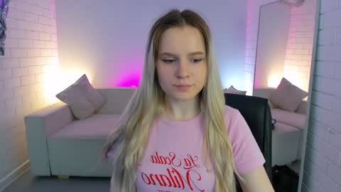 Snapshot of sherributlers chatting on 05-07-26, 05:46 Sweet Sherri online show from 05-07-26, 05:46