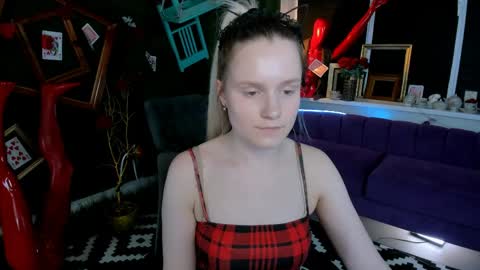 Snapshot of sherributlers chatting on 05-11-26, 02:45 Sweet Sherri online show from 05-11-26, 02:45