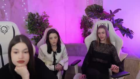 Snapshot of sheryl_elegance chatting on 02-19-25, 06:00 Sheryl online show from 02-19-25, 06:00