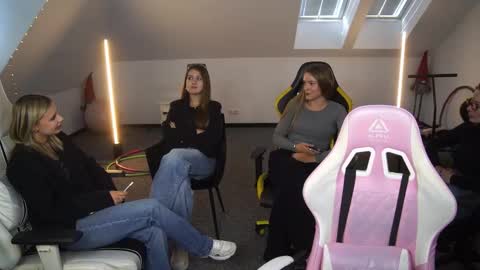 Snapshot of sheryl_elegance chatting on 09-26-25, 10:08 Sheryl online show from 09-26-25, 10:08