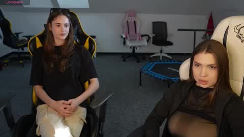 Snapshot of sheryl_elegance chatting on 11-01-25, 12:18 Sheryl online show from 11-01-25, 12:18