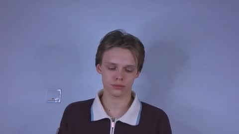 Snapshot of shidoffer77 chatting on 03-25-26, 04:07 Nenedent online show from 03-25-26, 04:07