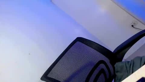 HAPPY BIRTHDAY online show from 04-28-26, 02:27