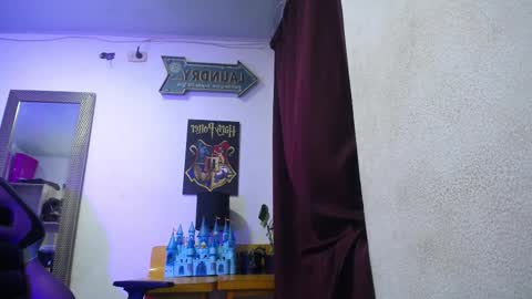 shining_star69 online show from 10-15-25, 06:57