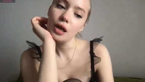 shiny_bunny1 online show from 03-13-26, 08:32