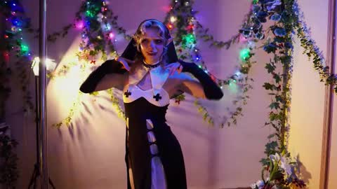 Snapshot of shiny_jail chatting on 10-31-25, 03:13 JennyMira THANK YOU FOR 77 777 online show from 10-31-25, 03:13