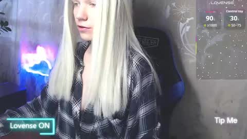 Snapshot of shiny_victoria chatting on 04-30-26, 08:09 Victoria online show from 04-30-26, 08:09