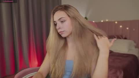 Julia online show from 09-22-25, 05:53