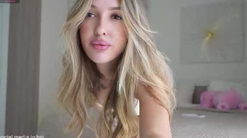 Melissa online show from 11-10-25, 01:37