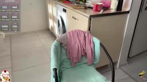 Snapshot of shirayuki_hime chatting on 12-21-25, 11:17 Im Lilu Rosenblum Guys I have ----Ill be glad to see you there online show from 12-21-25, 11:17