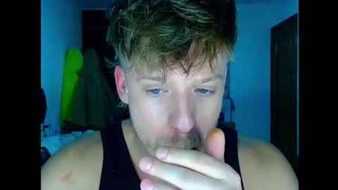 Snapshot of shirtless_dj chatting on 11-29-25, 02:36 Cick Goreskin online show from 11-29-25, 02:36