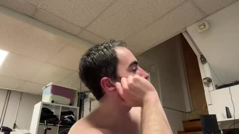 Snapshot of shirtlesshunk15 chatting on 03-14-26, 01:01 shirtlesshunk15 online show from 03-14-26, 01:01