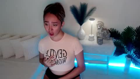 Snapshot of shivvariana_manflayer chatting on 09-19-25, 11:05 WET AND WILD YHANNA online show from 09-19-25, 11:05