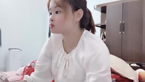 Snapshot of shoda8386 chatting on 12-20-25, 10:44 shoda8386 online show from 12-20-25, 10:44