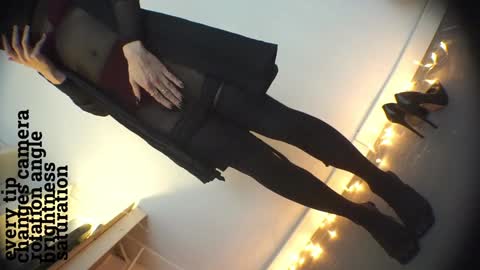 Snapshot of shoes_europe chatting on 12-16-24, 08:26 Vara online show from 12-16-24, 08:26