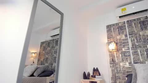 SHOFIA online show from 04-18-26, 07:58