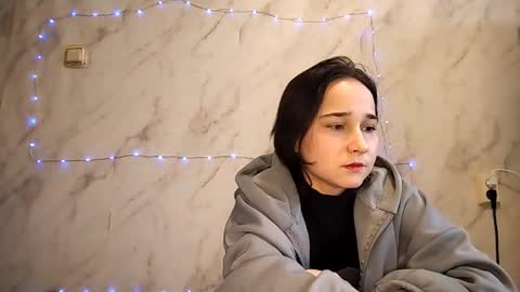 Snapshot of shonnacooperrider chatting on 12-16-25, 11:04 Margo online show from 12-16-25, 11:04