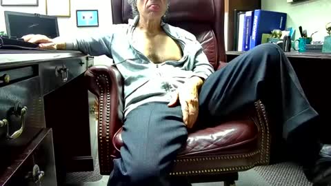 nikolas send dm for an appointment online show from 12-10-24, 10:37