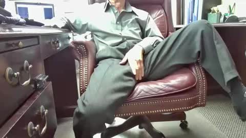 nikolas send dm for an appointment online show from 11-20-25, 02:39