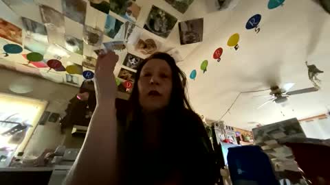 Snapshot of shorty920505 chatting on 06-01-26, 11:39 shorty920505 online show from 06-01-26, 11:39
