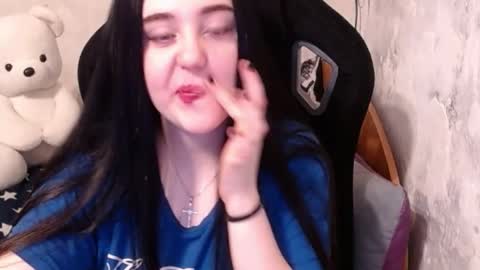 Snapshot of show_for_you chatting on 12-17-24, 02:44 show_for_you online show from 12-17-24, 02:44