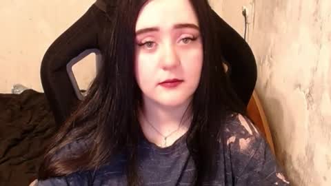 Snapshot of show_for_you chatting on 12-23-24, 10:32 show_for_you online show from 12-23-24, 10:32