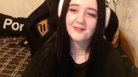 Snapshot of show_for_you chatting on 10-28-25, 02:20 show_for_you online show from 10-28-25, 02:20