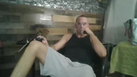 Snapshot of showingoff40 chatting on 10-06-25, 07:50 Red4040 online show from 10-06-25, 07:50